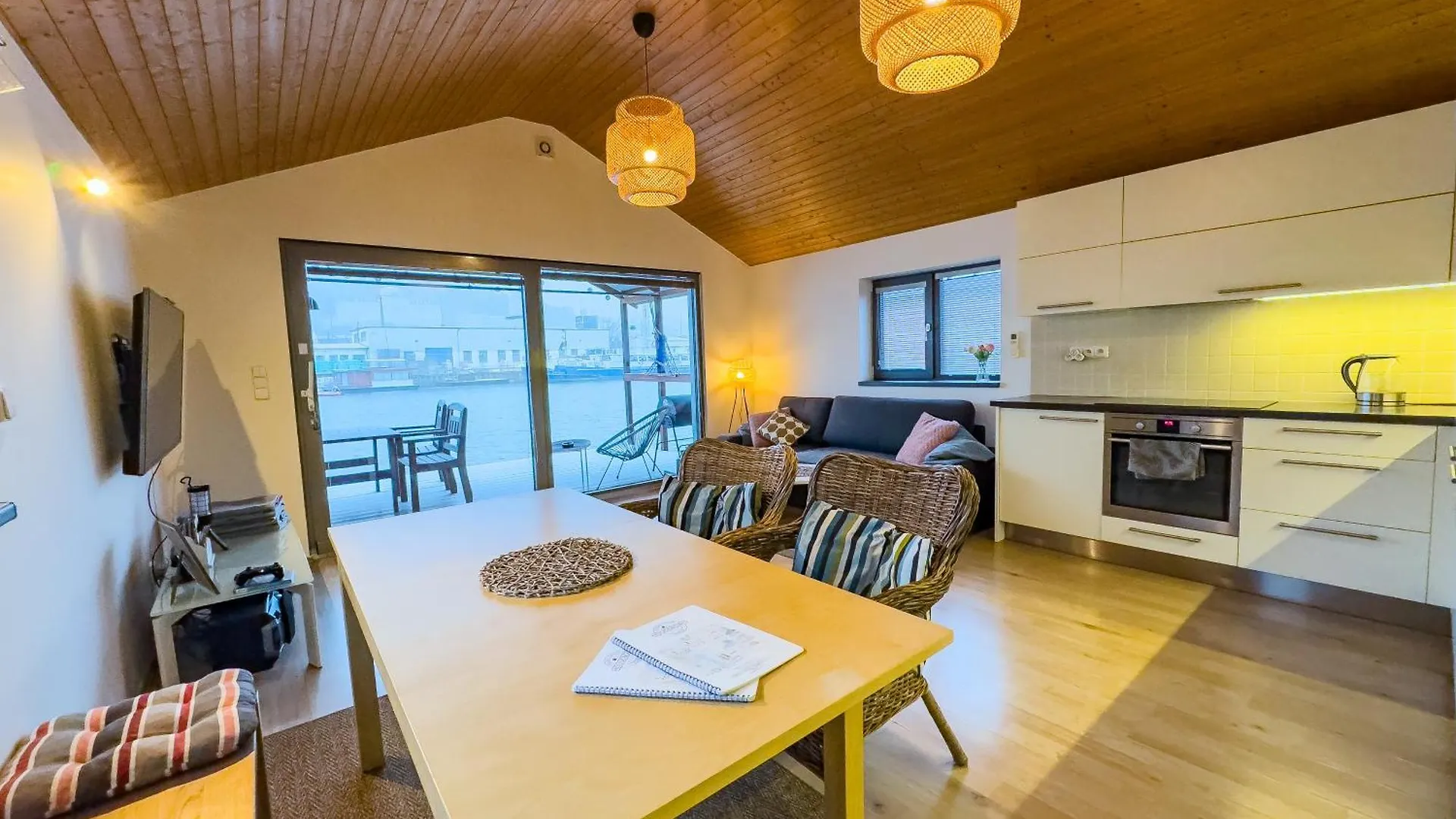 Hotel Houseboat Franklin - Houseboats Benjamin & Franklin Prag 0*,  Tschechische Republik