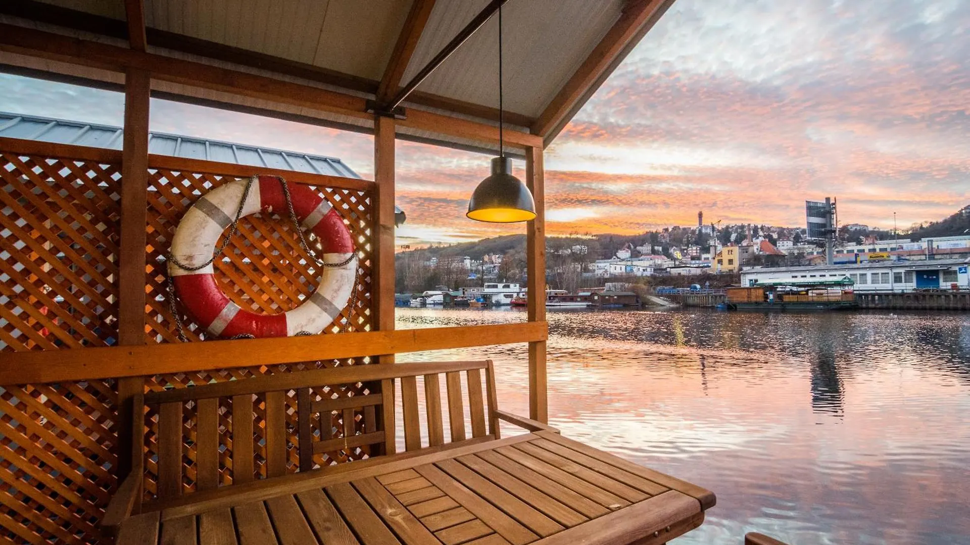 Hotel Houseboat Franklin - Houseboats Benjamin & Franklin Prag