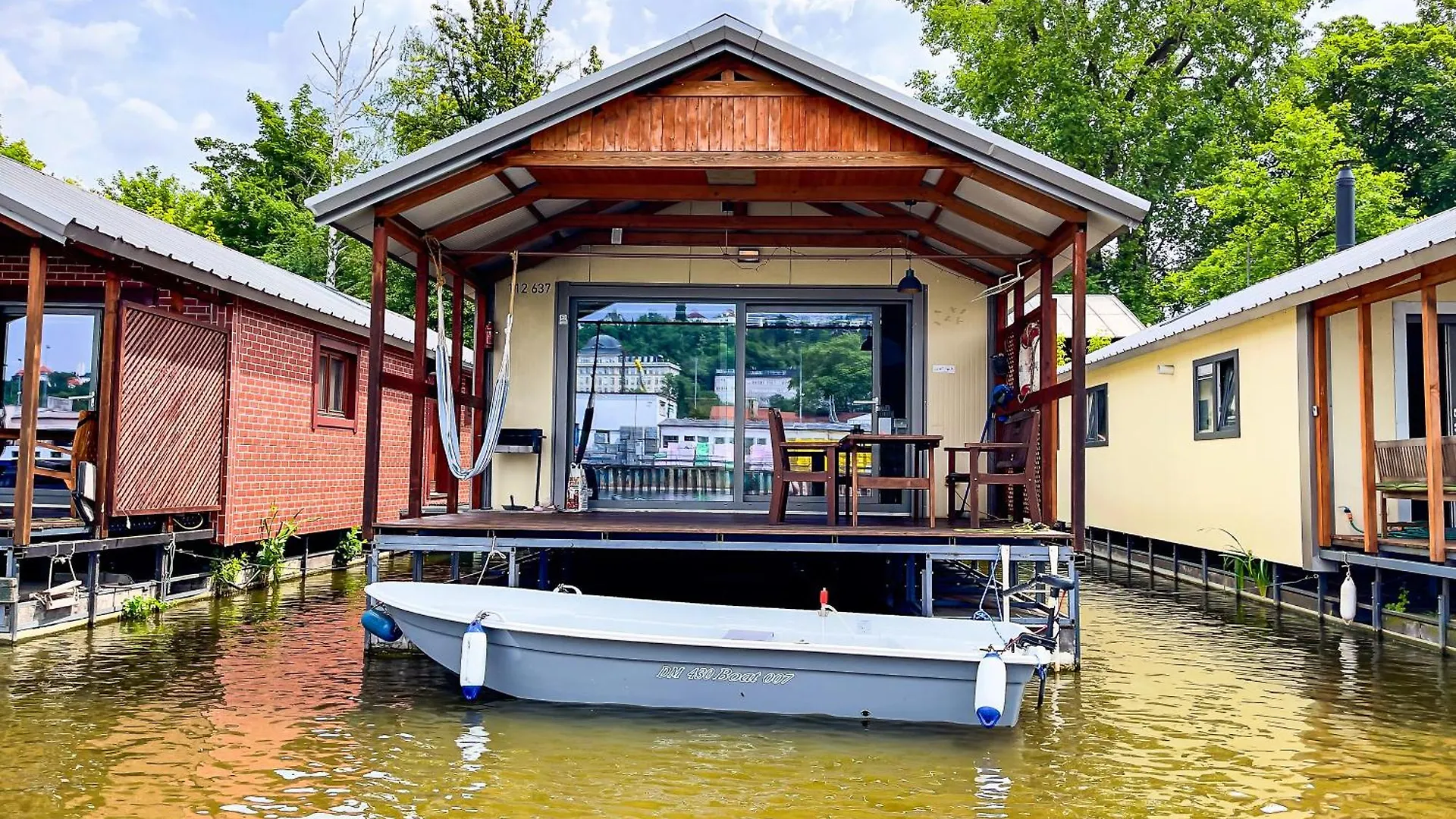 Hotel Houseboat Franklin - Houseboats Benjamin & Franklin Prag Botel